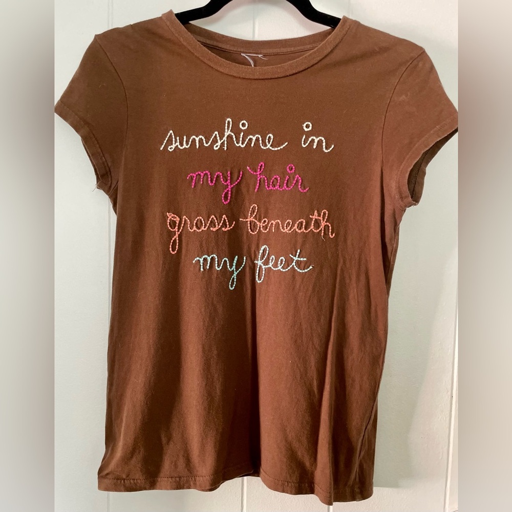 Brown Embroidered Short Sleeve Tee Size Small